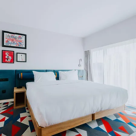 Hampton By Hilton Reduta 3*