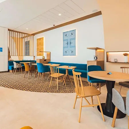 Hampton By Hilton Reduta Hotel