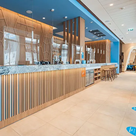 Hampton By Hilton Reduta Hotel 3*