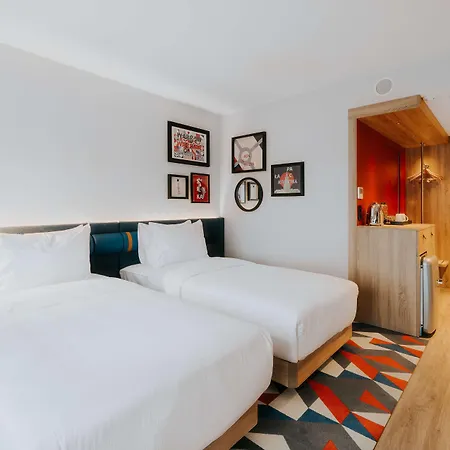 Hotel Hampton By Hilton Reduta