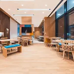 Hotel Hampton By Hilton Reduta