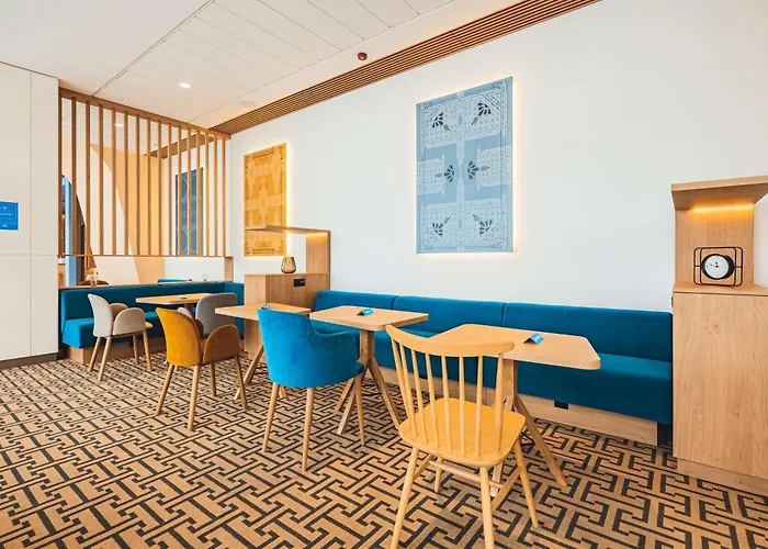 Hotel Hampton By Hilton Reduta 3*