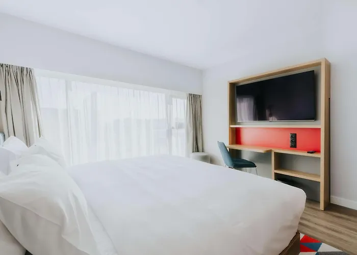 Hotel Hampton By Hilton Reduta