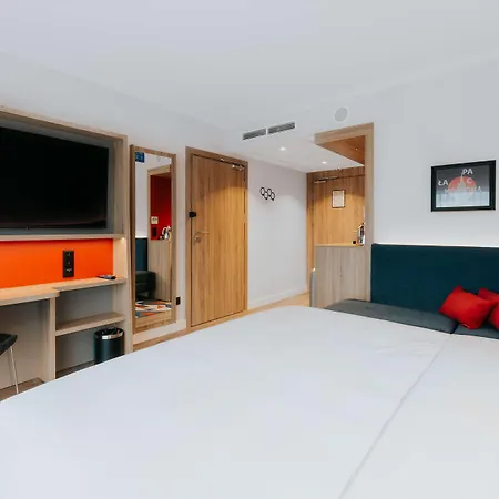 Hampton By Hilton Reduta 3* Varsovia