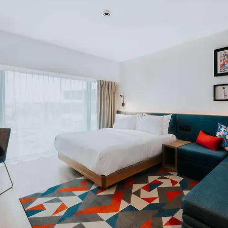 Hampton By Hilton Reduta