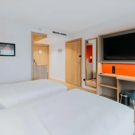 Hotel Hampton By Hilton Reduta Warschau