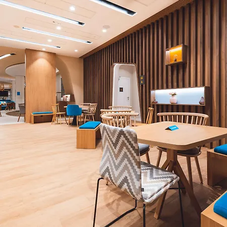 Hampton By Hilton Reduta 酒店