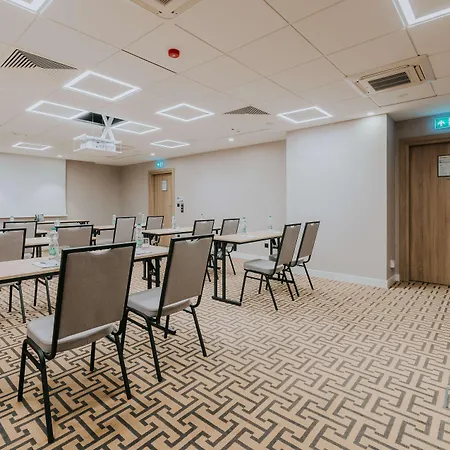 Hampton By Hilton Reduta