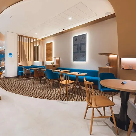 Hotel Hampton By Hilton Reduta