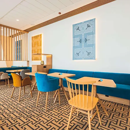 酒店 Hampton By Hilton Reduta 3*