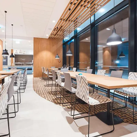 Hampton By Hilton Reduta