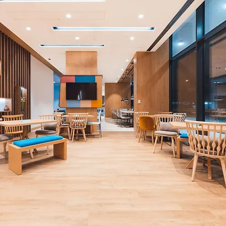 Hotell Hampton By Hilton Reduta