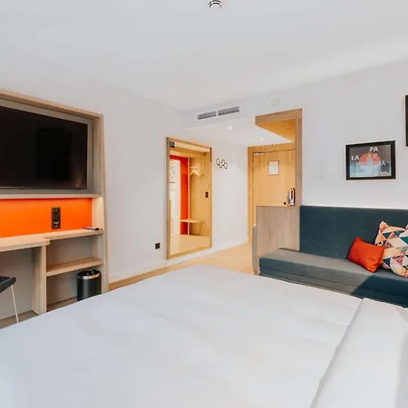 Hampton By Hilton Reduta Hotel