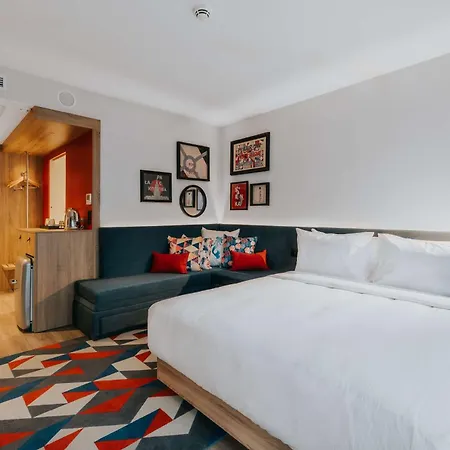 Hampton By Hilton Reduta Hotel