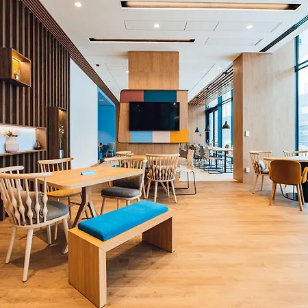 Hotel Hampton By Hilton Reduta 3*