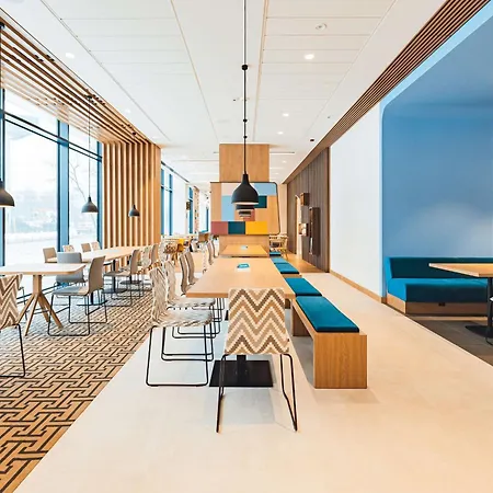 Hampton By Hilton Reduta 3*
