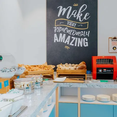 Hampton By Hilton Reduta ホテル ワルシャワ