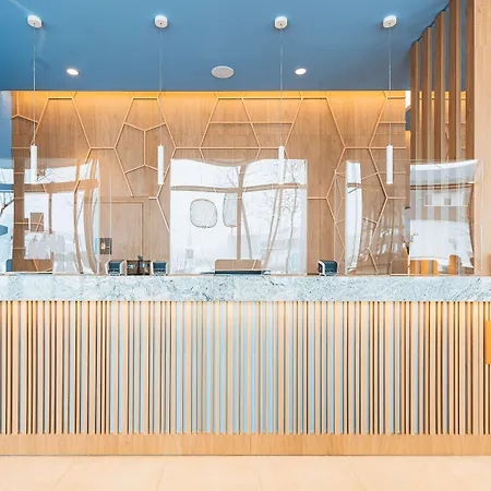 Hampton By Hilton Reduta ホテル