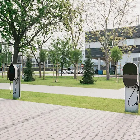 Hampton By Hilton Reduta 3*