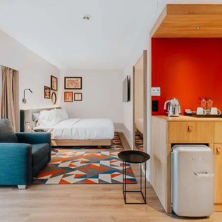 Hampton By Hilton Reduta 3*
