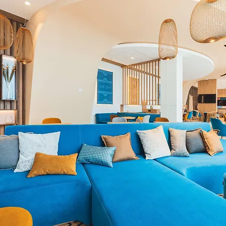 ホテル Hampton By Hilton Reduta ワルシャワ