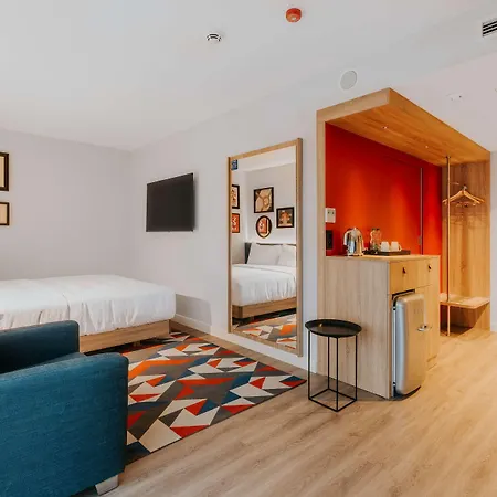 Hampton By Hilton Reduta 3*