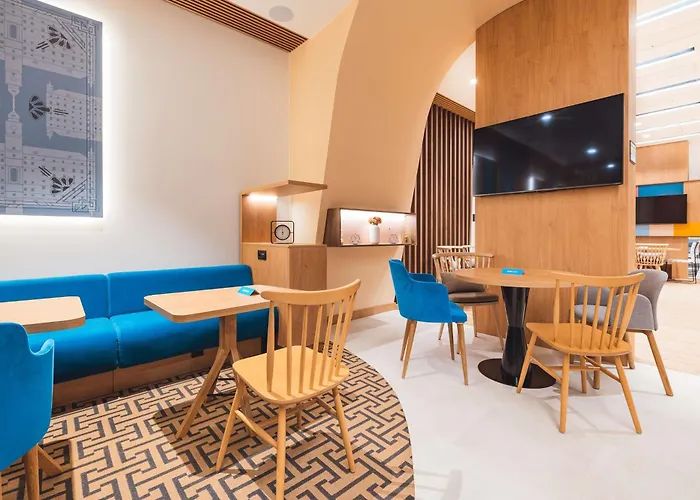 Hotel Hampton By Hilton Reduta 3*