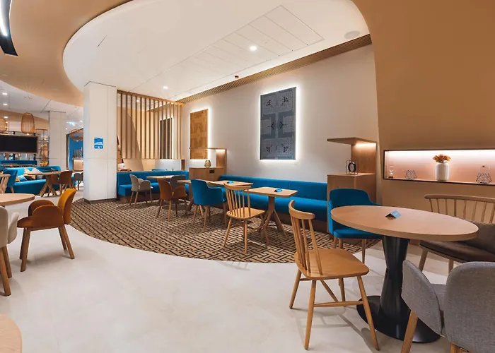 Hotel Hampton By Hilton Reduta