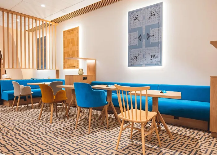 Hotel Hampton By Hilton Reduta 3*