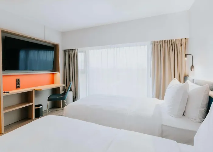 Hotel Hampton By Hilton Reduta