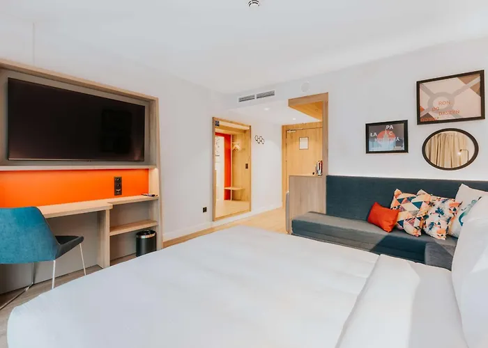 Hampton By Hilton Reduta Hotel