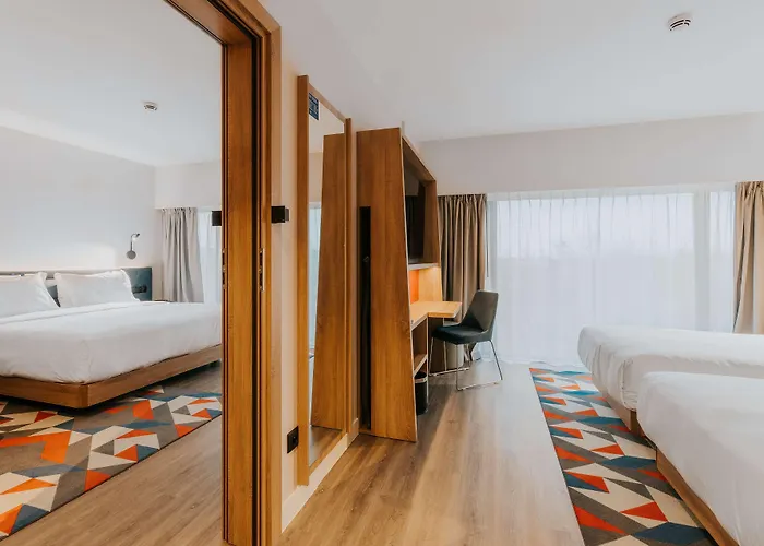 Hampton By Hilton Reduta Hotel