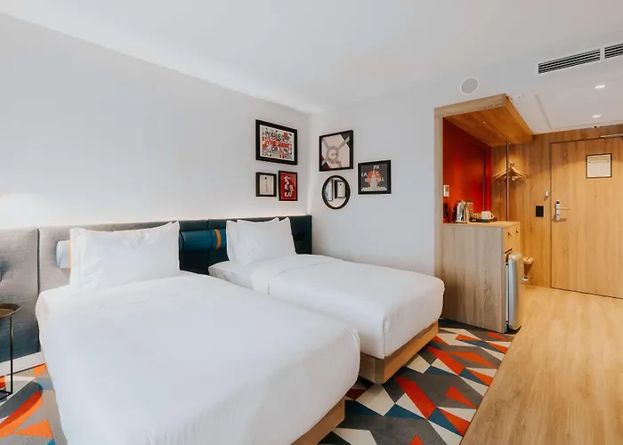 Hotel Hampton By Hilton Reduta