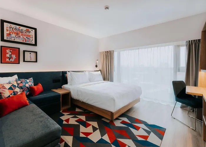 Hampton By Hilton Reduta Hotel