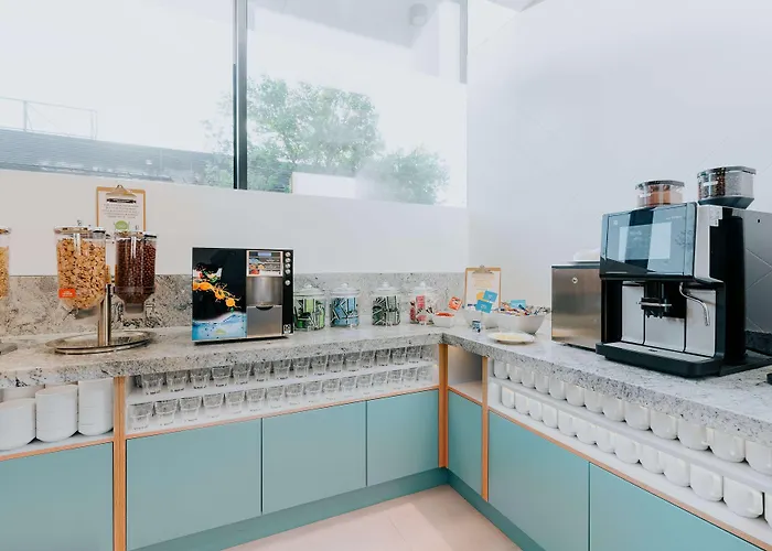 Hampton By Hilton Reduta Hotel