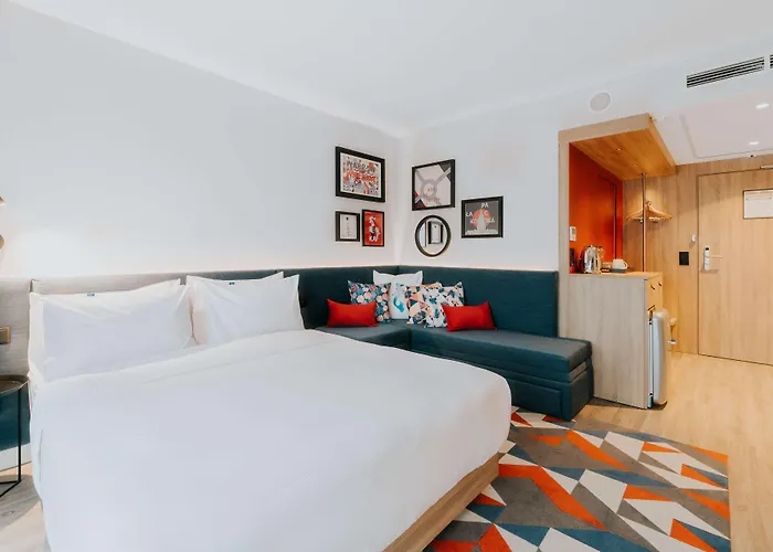 Hotel Hampton By Hilton Reduta 3*